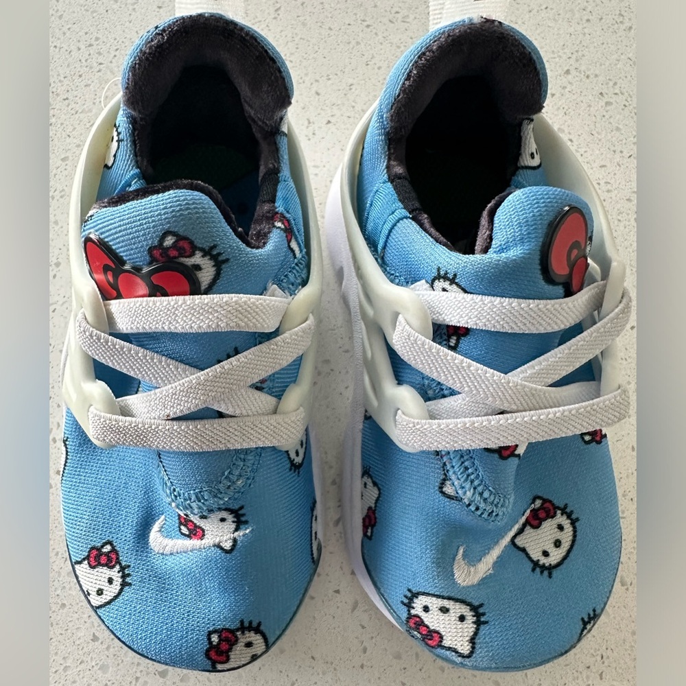 Nike Hello Kitty x Air Presto University blue